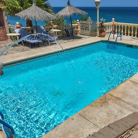 Coastal Retreat 5br - Pool & Seaviews Villa Fuengirola
