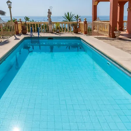 Villa Coastal Retreat 5br - Pool & Seaviews Fuengirola