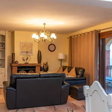 Coastal Retreat 5br - Pool & Seaviews Fuengirola