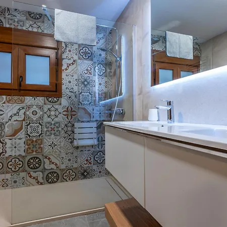 Coastal Retreat 5br - Pool & Seaviews Villa *