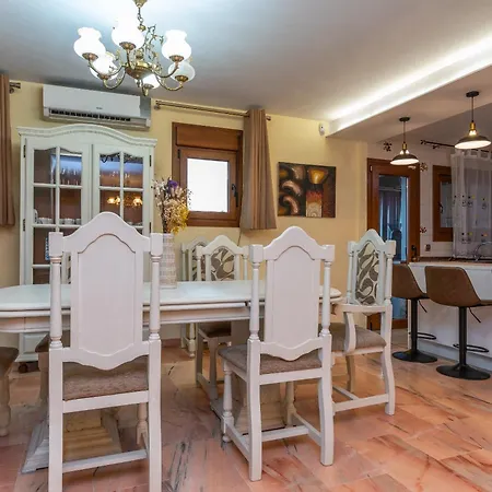 Villa Coastal Retreat 5br - Pool & Seaviews Fuengirola