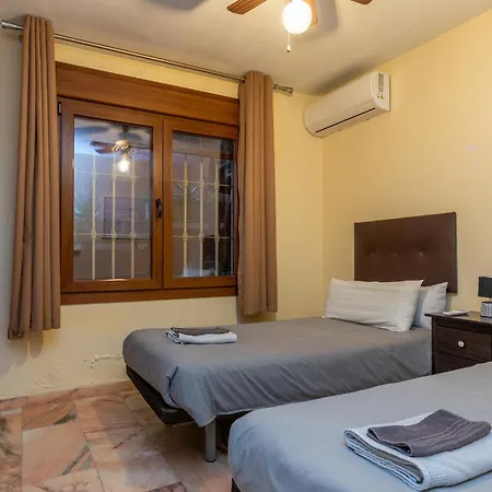 Coastal Retreat 5br - Pool & Seaviews Villa Fuengirola